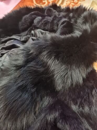 Красота и здоровье: Продаю шубу кролик 100% мех. Хорошее состояние, размер M-L. Отдам за — 9