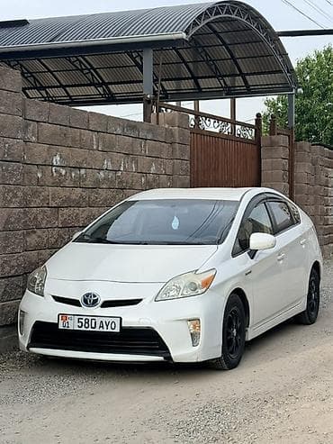 Toyota Prius: 2013 г., 1.8 л, Автомат, Гибрид, Хэтчбэк