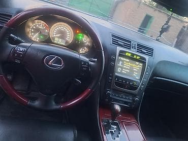 Lexus GS350 (салон) - Классический интерьер Lexus с сочетанием чёрной