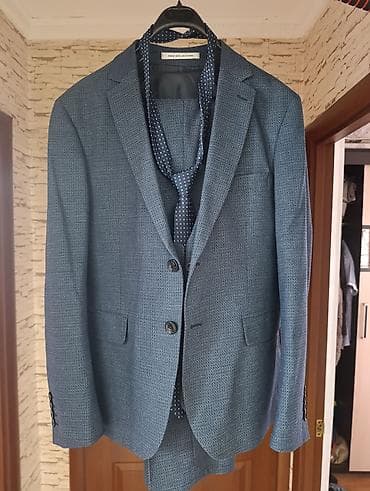 soft shell: Костюм тройка классический, синего цвета. Размер 48 (175 см) — 1