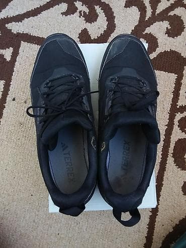 Босоножки, сандалии, шлепанцы: Мужские кроссовки, 42, 42.5, Adidas, Б/у, цвет - Черный, Самовывоз — 1