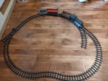 купить железный автомат: Продаю поезд не электронный с рельсами и с ездиюшами поездами — 1