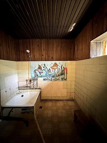 продаю дом с новопавловка жм ала тоо: 📌В селе Беловодское срочно продаётся дом на участке 7 соток. ▪️Дом из — 4