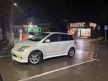 Toyota Ist: 2004 г., 1.3 л, Автомат, Бензин, Хэтчбэк