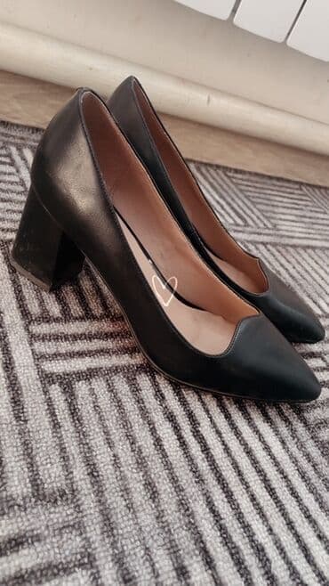 женские брендовые туфли недорого: Классические женские туфли-лодочки на устойчивом каблуке. - Цвет — 1