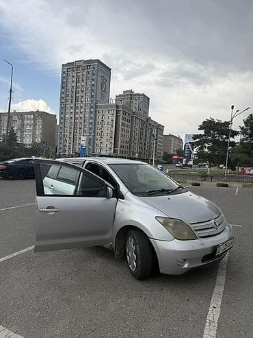 Унаа: Toyota Ist: 2004 г., Автомат, Бензин, Хетчбек — 1
