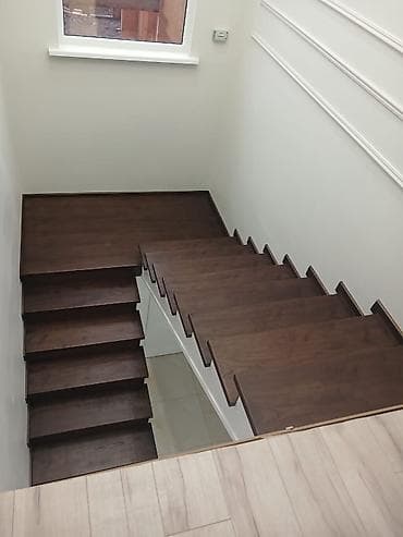 кухонный уголок на заказ: Деревянная лестница Для дома, Бесплатный замер, Форма лестницы: Много-маршевая, Стиль: Классический — 3