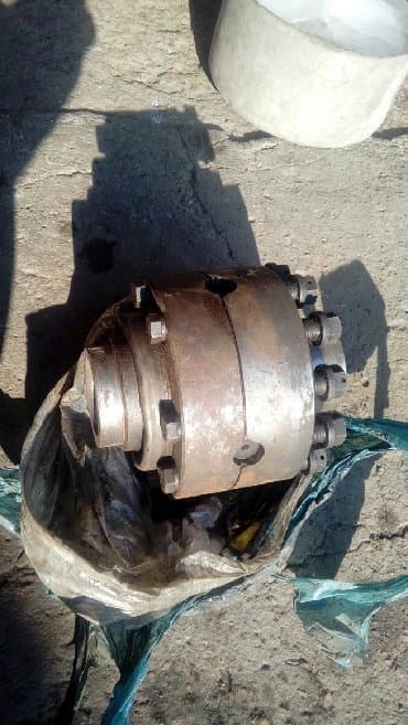 пресс подборщик новый: Мост ЗИЛ 2000 г., Б/у, Оригинал — 11