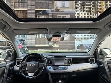 срочные авто: Toyota RAV4: 2017 г., 2.5 л, Автомат, Гибрид, Кроссовер — 6