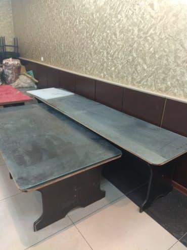 столы для кафе недорого: Продаю все для кафе: деревянные скамейки 12 шт, цена 4000 сом за 1 — 3