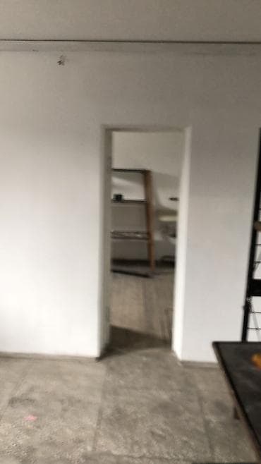 Бөлмөлөр: Дүкөн, Турак үйдө, 30 м² Иштебеген, Жабдууларсыз, Ремонту менен, Суу, Жылытуу, Электр жарыгы, Кирүү өзүнчө — 4