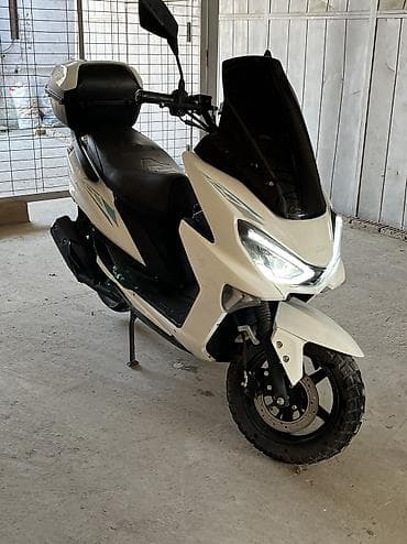 Макси-скутер Yamaha, 150 куб. см, Бензин, Б/у