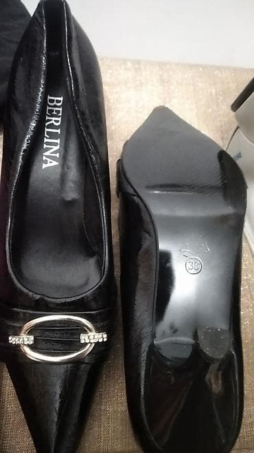 ecco 37 38: Новые туфли 38 размер, на узкие ноги, маломерки на 36, 37 подойдут — 1