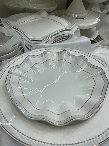 посуды наборы: 12 персон 82 предмет оригинал фарфор, под посудамойку. Столовый сервиз — 5