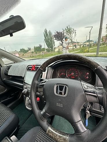 step wgn: Honda Stream: 2003 г., 2 л, Типтроник, Бензин, Минивэн — 7