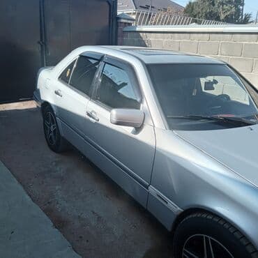 на сешку: Mercedes-Benz : 1993 г., 1.8 л, Механика, Бензин, Седан — 4