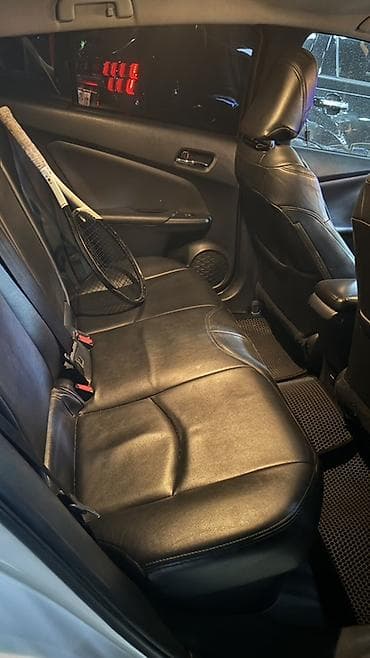 e2 byd: Toyota Prius: 2017 г., 1.8 л, Вариатор, Гибрид, Хэтчбэк — 8