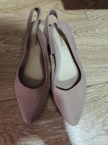 Туфли: Балетки/лодочки, 2 пары. 1) Пудрово-розовые slingback: - Заострённый — 1