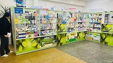Аптечный киоск/стенд модульного типа с витринами Описание: - Угловая — 1