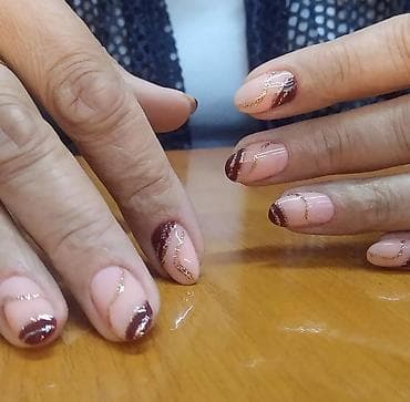 услуги маникюра на дому: 💅 ВЫЕЗДНОЙ МАНИКЮР 💅✨ 🌃По городу 🚗 Прихожу к вам домой 🏡 🌸 Услуги: 💅 — 10