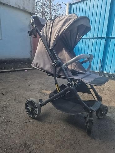 складной манеж детский: Прогулочная коляска с амортизацией и большим капюшоном. Особенности — 1