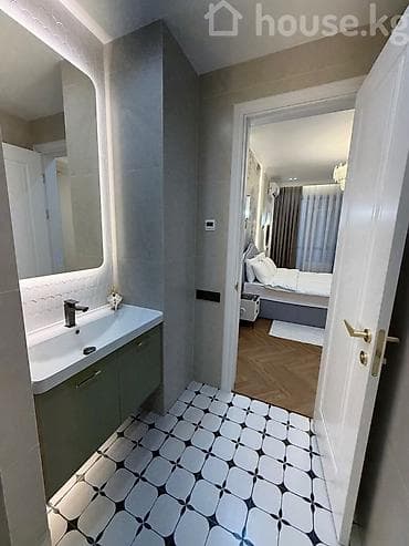Квартиры: 4 комнаты, 136 м², Асанбай мкр 6 этаж — 6