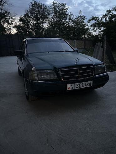 Mercedes-Benz : 1995 г., 2 л, Механика, Бензин — 2