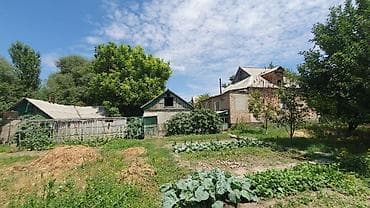 лебединовке: 🏡 Продается кирпичный дом 📍 Район: с.Лебединовка 🏠 Комнат: 5 📐 — 3