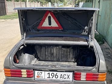 Транспорт: Mercedes-Benz 190: 1989 г., 2 л, Механика, Дизель, Седан — 5