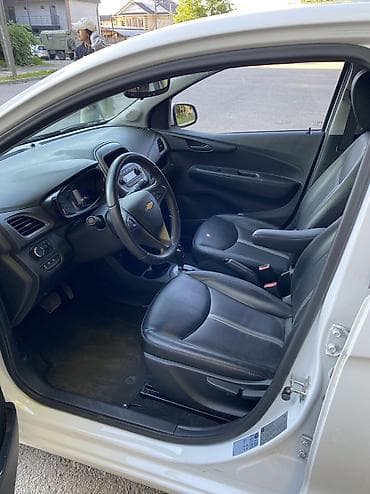 Транспорт: Chevrolet Spark: 2019 г., 1 л, Автомат, Бензин, Хэтчбэк — 6