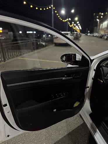 mercedes e200: Hyundai Avante: 2016 г., 1.6 л, Автомат, Бензин, Седан — 9
