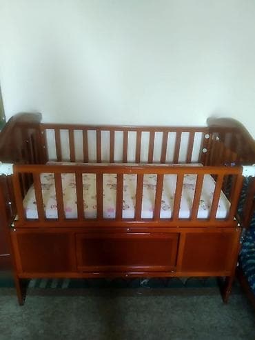 исфана мебел: Детская кроватка из массива дерева с классическими вертикальными — 2