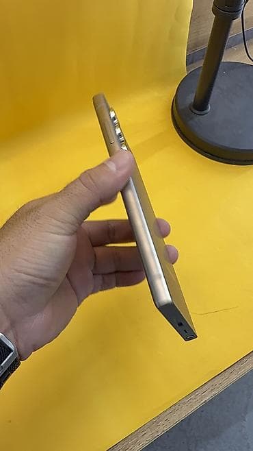 pixel 9a: Samsung Galaxy S24 Ultra, Б/у, 512 ГБ, 1 SIM, eSIM — 4
