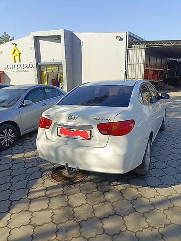 Hyundai Elantra: 2010 г., 1.6 л, Механика, Бензин, Седан