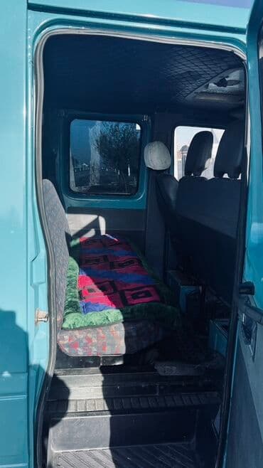 срочно продаю в связи с переездом: Жеңил жүк ташуучу унаа, Mercedes-Benz, Дубль, Колдонулган — 2