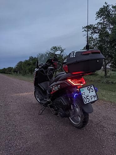 поворотники на е34: Макси-скутер 175 куб. см, Бензин, Б/у — 3