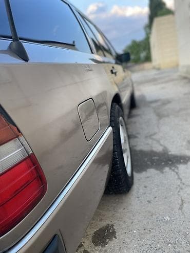 мерс 124 двигател: Mercedes-Benz W124: 1991 г., 2.3 л, Механика, Бензин, Универсал — 4