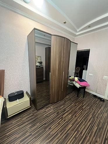 Спальный гарнитур, Б/у, Шкаф, ДСП, цвет - Коричневый at lalafo.kg Спальный гарнитур, Б/у, Шкаф, ДСП, цвет - Коричневый