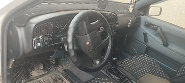 машине вента: Volkswagen Vento: 1995 г., 1.8 л, Механика, Бензин, Седан — 4