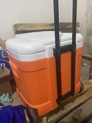 mini refrigerator: Портативный термоконтейнер на колёсах с выдвижной ручкой. - Объем — 1