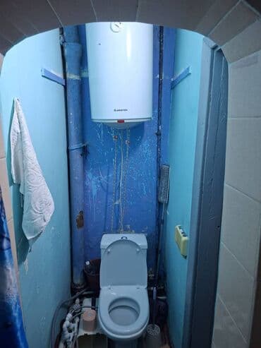 срочно продаётся 1 комнатная квартира в районе ошского рынка по улице молодая гвардия: 1 бөлмө, 25 м², Жатакана жана мейманкана түрүндө, 2 кабат, Косметикалык ремонт — 7