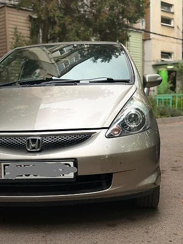 Honda Fit: 2005 г., 1.5 л, Бензин, Хэтчбэк — 2