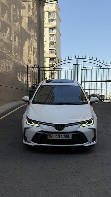 Toyota Corolla: 2020 г., 1.8 л, Автомат, Гибрид, Седан