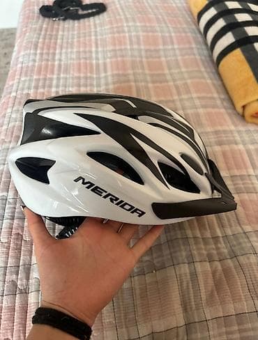 Велосипедный шлем Стильный и удобный шлем Merida с хорошей