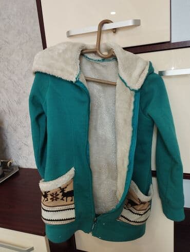 удлиненная куртка: Продаю 1)осенне-весеннюю подросковую куртку 40-42размер.Синего — 30