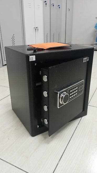 Сейф электронный Deli F-40 — это надежный мебельный или офисный сейф