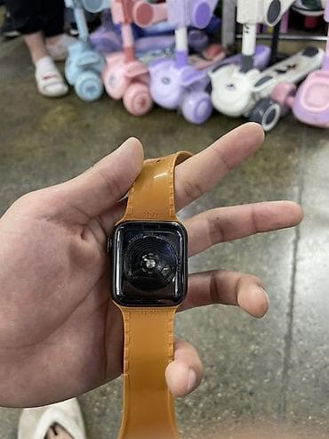 Huawei: Apple Watch 44 mm 
серия SE 
оригинал — 2