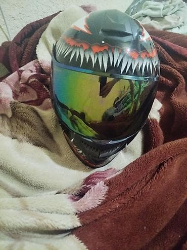 Скутерлер: Мото шлеми, Колдонулган — 1