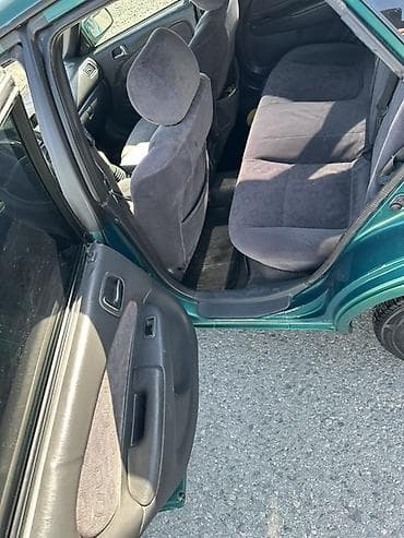 дайхатсу 2001: Toyota Corolla: 2000 г., 1.6 л, Ручные, Бензин, Лифтбек — 7