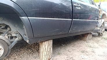 дерево на мерседес 210: Наружные накладки порогов Mercedes-Benz, Оригинал — 1